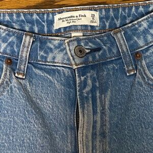 Abercrombie and fitch curve love high rise 90s relaxed jean